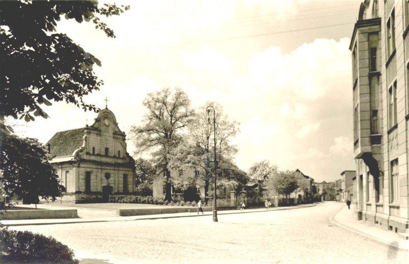 Kościół Ewangelicki, który po II wojnie światowej zamieniony został w kino.