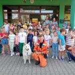Strażacy z OSP Wronki przeprowadzili pokazy dla dzieci z Przedszkola nr 1 Bajkowy Świat we Wronkach